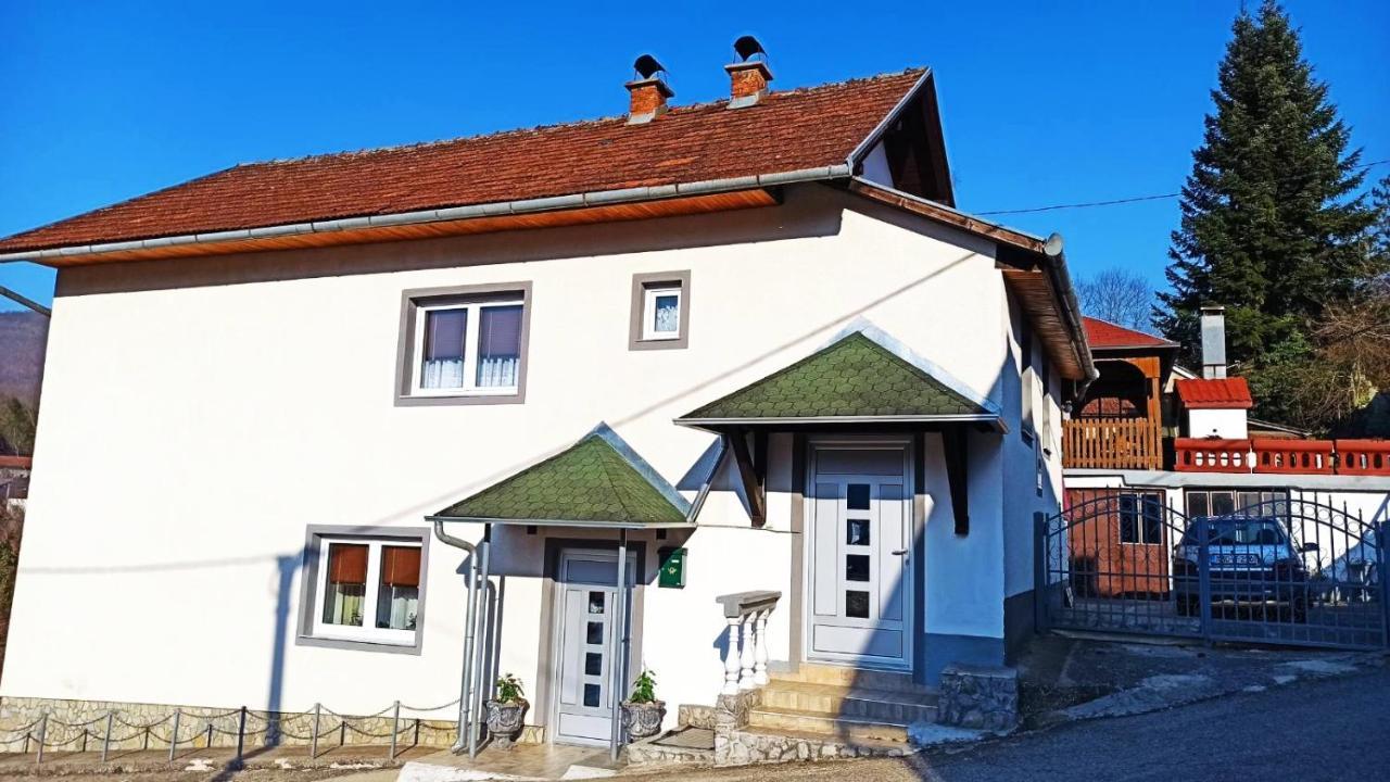 Apartman Adna Kulen Vakuf Extérieur photo