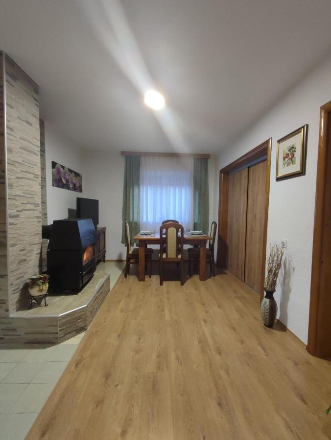 Apartman Adna Kulen Vakuf Extérieur photo