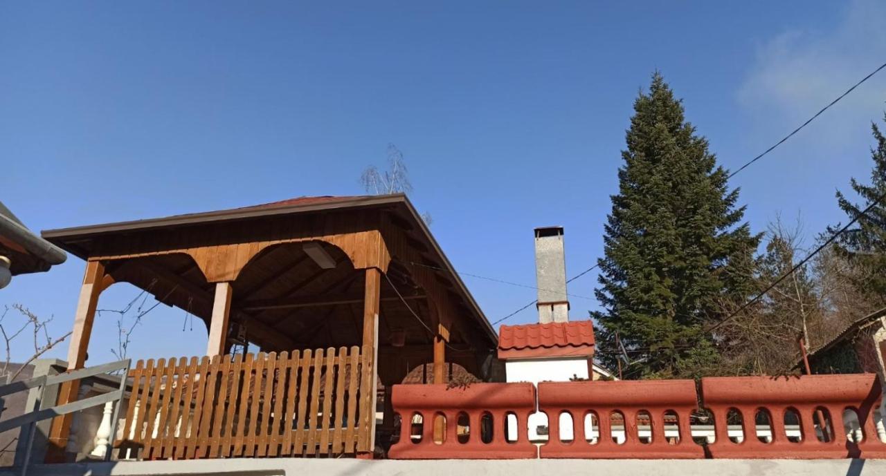 Apartman Adna Kulen Vakuf Extérieur photo