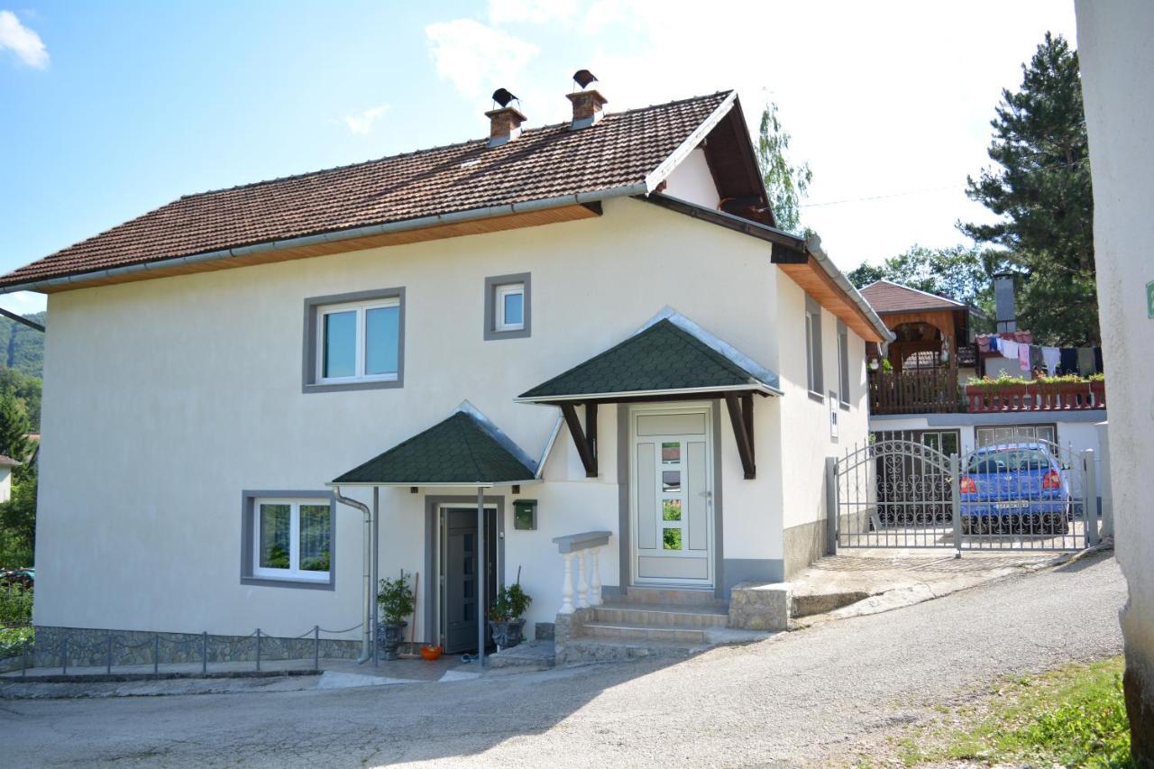 Apartman Adna Kulen Vakuf Extérieur photo
