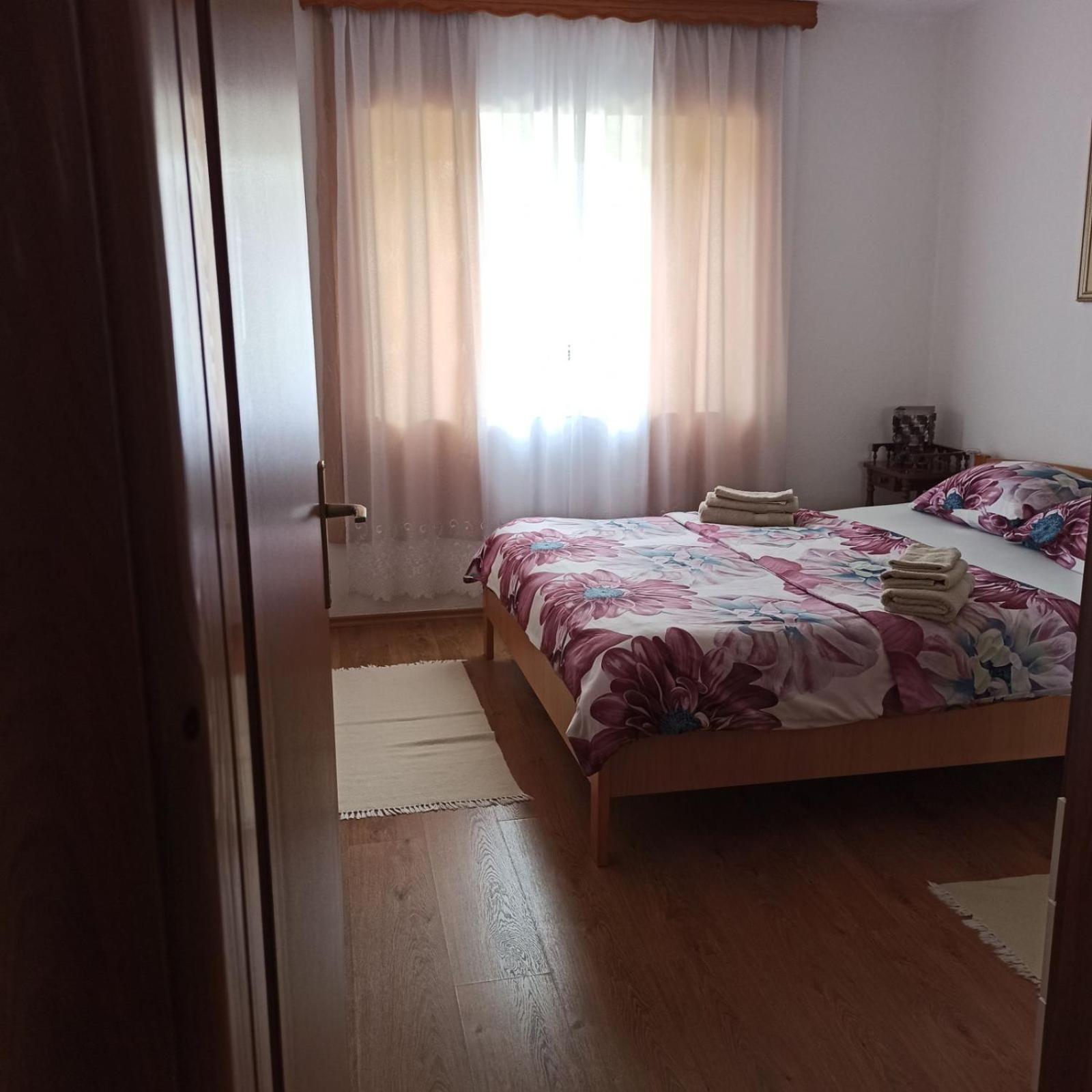 Apartman Adna Kulen Vakuf Extérieur photo