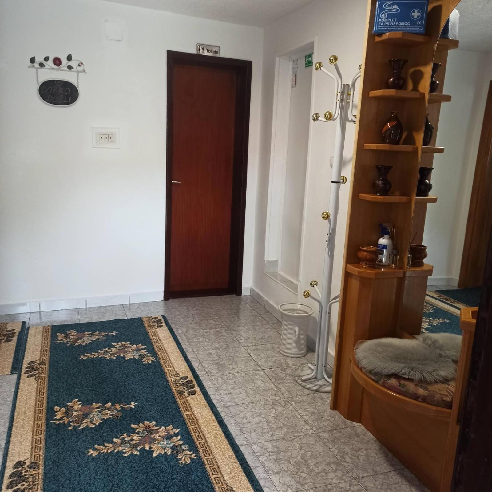 Apartman Adna Kulen Vakuf Extérieur photo