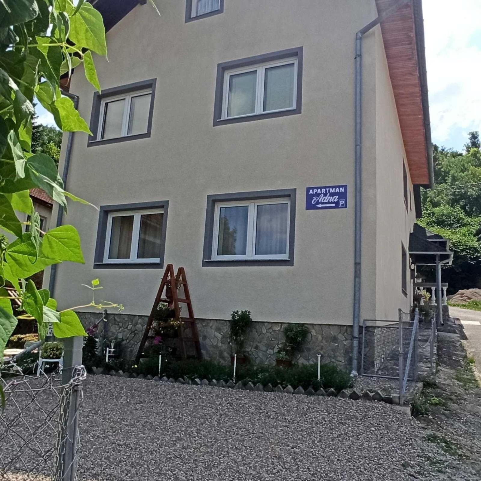Apartman Adna Kulen Vakuf Extérieur photo